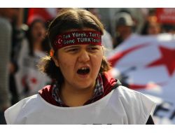 TAKSİM’DE İMRALI PROTESTOSU