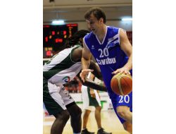 Aliağa Petkim: 81 - Türk Telekom: 79