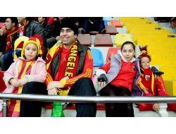 Bu Taraftar Tezahürat Yapamıyor Ama Takıma Uğur Getiriyor