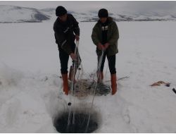 Eksi 15 Derecede ‘eskimo Usulü’ Balık Avı