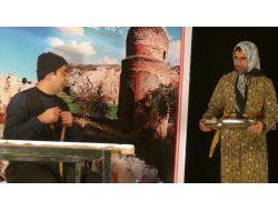 'Bare Gran' Oyunu Seyirciyle Buluştu