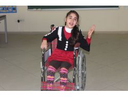 İSTİKLAL MARŞI’NI ‘ENGELSİZ’ OKUDULAR