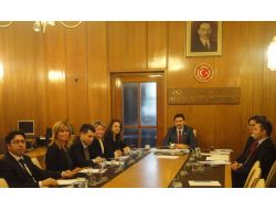 Atasoy: Başörtüsü Sorunu Çözülmelidir