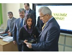 Osmaniye’de 360 Öğrenci Ve 72 Öğretmene Tablet Bilgisayar Dağıtıldı