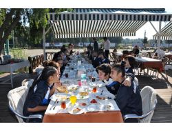 Mahmut Çelikcan'dan Bayan Futbolculara Destek