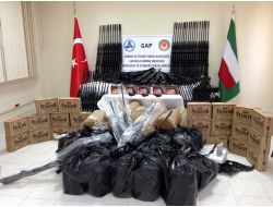 Suriye Plakalı 2 Minübüste Çok Sayıda Silah Ele Geçirildi