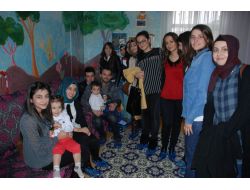 Zirve Üniversitesi, Öğrencileri Kimsesiz Çocukları Giydirdi