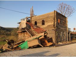 85 Yıllık Ahşap Cami Sökülerek Tekrar İskilip'e Götürülüyor