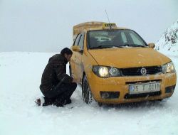 Tipiye Yakalanan Sürücüler, Sahara Geçidi'nde Zor Anlara Yaşadı