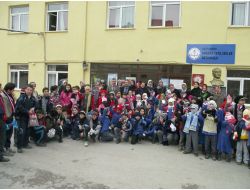 Firdevs Saka Koleji Velileri Kardeş Okullarda Hediye Dağıttı