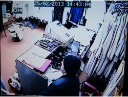 Cüzdan Hırsızı Güvenlik Kamerasına Yakalandı