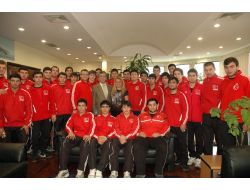 Genç Sporculardan İl Müdürüne Ziyaret