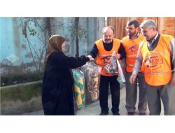 Manisalı Din Görevlileri Suriyelilere Gıda Ve Battaniye Yardım Yaptı