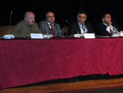 Öğrencilerin Engellediği Konferans Gecikmeli Başladı