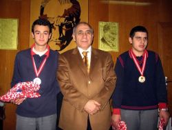 Erzurum Milli Eğitim Müdürü Budak, Aziziyeli Şampiyonları Ödüllendirdi