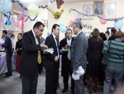 Lise Öğrencileri, Köy Okuluna Destek İçin Kermes Düzenledi