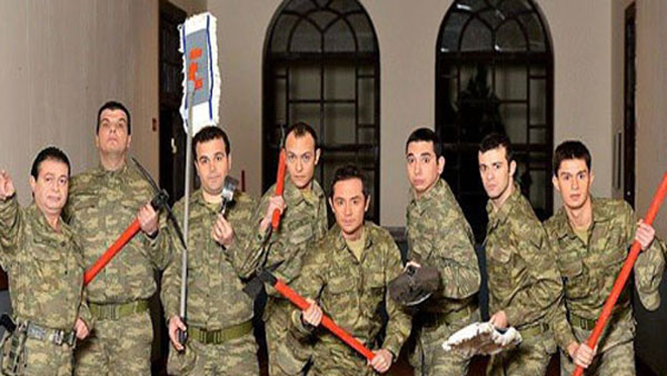 'EMRET KOMUTANIM' YENİDEN!