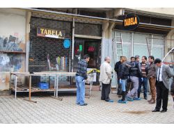 İş Yeri Sahibi, Kafasına Keserle Vurularak Öldürüldü