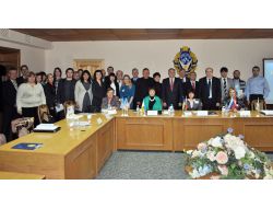 Donetsk’te Yönetim Problemlerinin Sosyolojik Çözümleri Konuşuldu