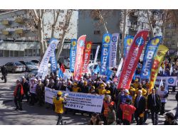 Karşıt Görüşlü Kamu-sen İle Kesk, Bakanlığa Birlikte Yürüdü