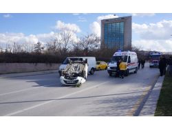 Bakanlık Önünde Otomobili Takla Atan Sürücü Yaralandı