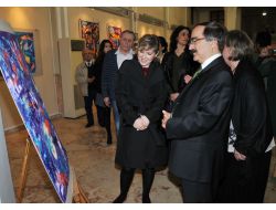 Adanalılar Mültecilerin Elinden Tutmak İçin Kampanya Başlattı