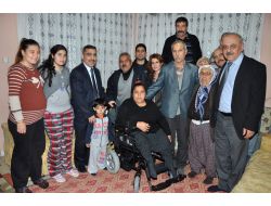 Başkan Çelikcan Engelli Kadına Akülü Sandalye Verdi