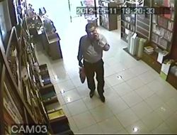 Tezgahtarın Telefonunu Çalan Hırsız Kamerada