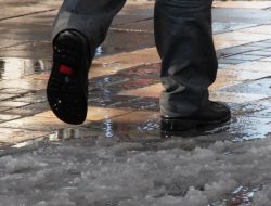 Kışlık Ayakkabıların Ömrünü Uzatmak Mümkün