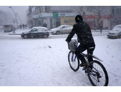 KAR ERZURUM'A GERİ DÖNDÜ