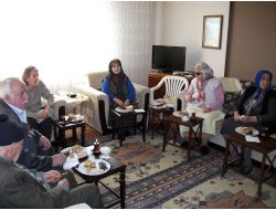 'Gönül Elçisi' Müdür Yalım, Huzurevi Sakinlerini Evinde Misafir Etti