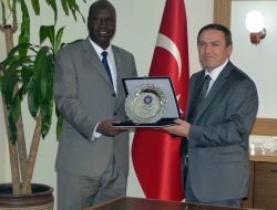 Güney Sudanlı Müsteşar: Sağlıktaki Başarıları Takip Ediyoruz
