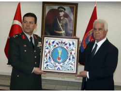 Eroğlu, Bursa Garnizon Komutanlığı Bahçesine Ağaç Dikti