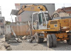 Batman Belediyesi 70 Metruk Evi Yıktı