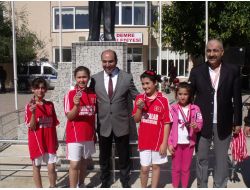 Demre'de Atletizm Müsabakaları Yapıldı