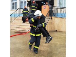Yangın Ve Deprem Tatbikatı Gerçeğini Aratmadı