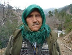Felçli Vatandaş, Ölmeden Önce Köyüne Köprü Yapıldığını Görmek İstiyor