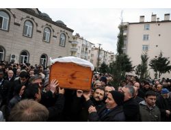 Kızı Vefat Eden Eski Dekanı Meslektaşları Ve Öğrencileri Yalnız Bırakmadı