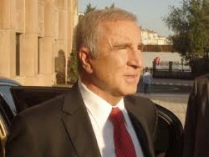 Ünal Aysal'dan iflas itirafı