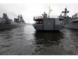 Rusya Akdeniz’de 10 Savaş Gemisi İle Kalıcı Oluyor