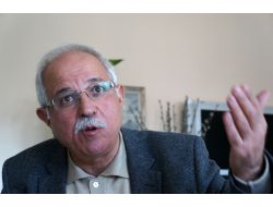 Kürt Siyasetçi Ve Yazar Güçlü: Öcalan İkili Oynuyor