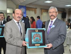 Vergi Rekortmenlerine Plaket Verildi