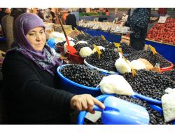 Yaşlı Kadının Düşürdüğü 25 Bin Lirasını Aldılar