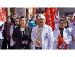 Türk Sağlık-sen, Sağlıkçılara Yönelik Şiddet Olaylarını Protesto Etti.