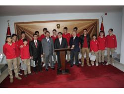 Düzce Valisi Şampiyonları Kabul Etti