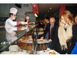 Öğrencilerle Birlikte Yemek Yiyen Vali Özçimen, İstek Ve Sorunları Dinledi