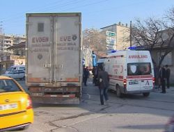 Ankara’da Tır İle Kamyon Çarpıştı: 1’i Ağır, 4 Yaralı