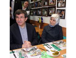 Davutoğlu, Bursa’da Önce İskender Yedi, Sonra Döner Kesti!
