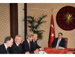 Gül, Kerry’ye 2008 Ziyaretinin Fotoğrafını Verdi!