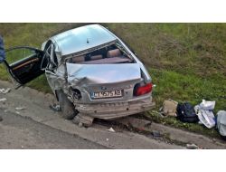 Sapanca'da Trafik Kazası: 2 Yaralı